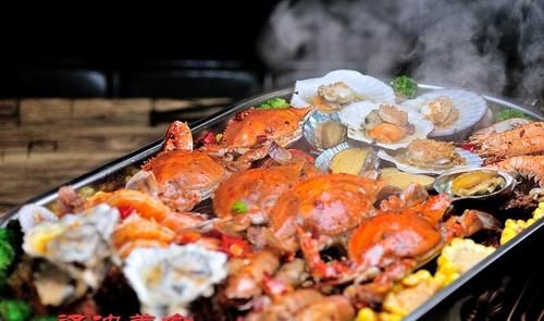 首家会飞的火锅落户沈阳,大虾火锅飞起来,小龙虾九块九