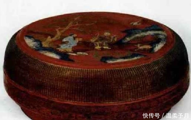 地边摊便宜买回红木盒,不小心弄破露出绿漆,没想到价值翻了百倍