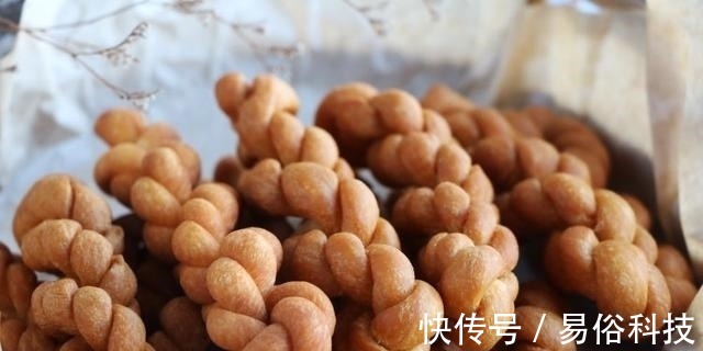 自制传统小麻花,扭一扭炸一炸,香甜酥脆不用花钱买
