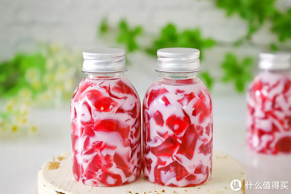 做法|杨梅又有新吃法，放锅里一煮，Q弹爽滑，清凉又解暑，做法超简单