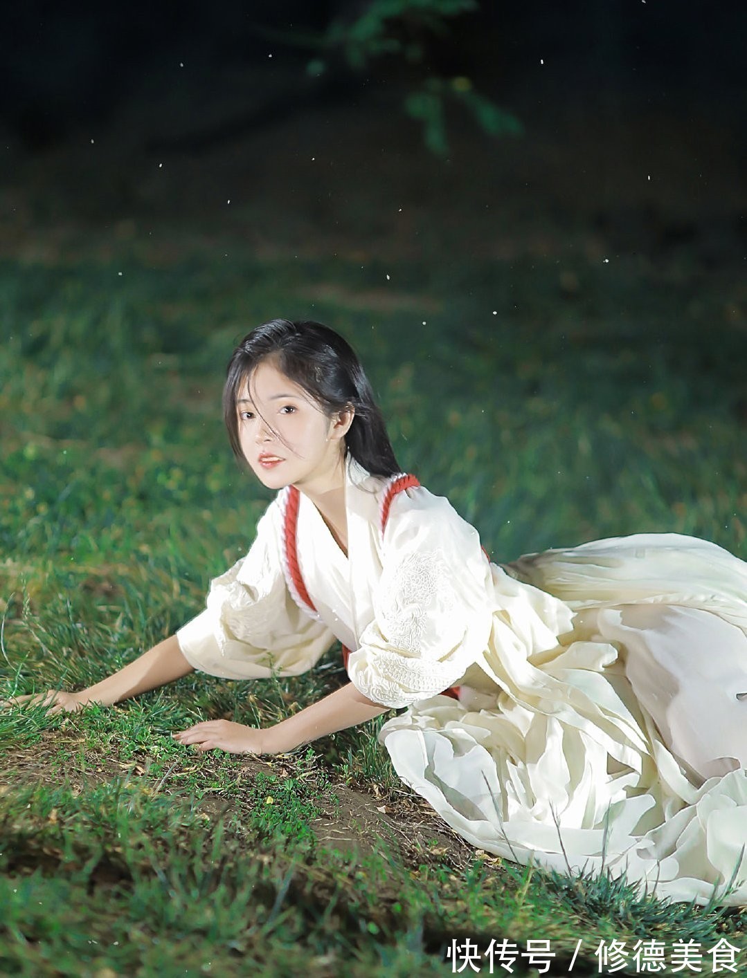 汉服|“神明少女”风格的汉服也太美了，优雅又清冷，怪不得女生都爱穿