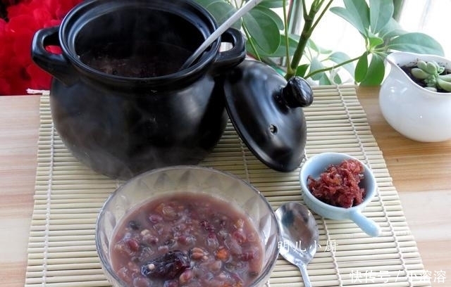 它是“女人汤”,每天一碗,气血足脸色好,成本一碗不到1块钱