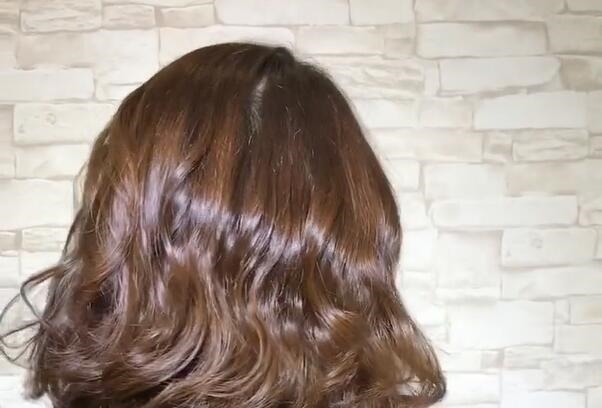 木马 齐肩发不长不短很难受,新春发型木马烫搭配棕色才好看,减龄可爱