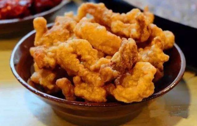 炸酥肉，面糊别用错，学会大厨这么做，酥脆好吃，还不回软