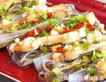 火红的嫩肉和诱人的香味撩拨食欲,尝一口,松软的肉,弹性十足