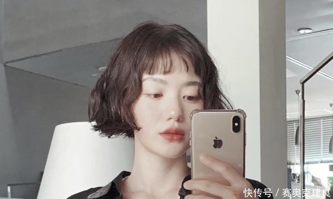 长脸最适合的9款短发，简单利落提气质，还能修饰脸型