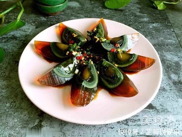 喜欢吃皮蛋的注意，这一步千万不能偷懒，杀菌消毒，家人吃着安心