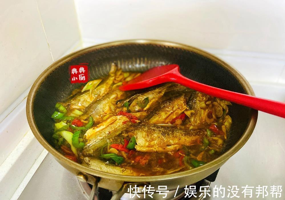 小鱼干|夏天的下饭神器,无敌下饭菜,咸香小鱼干