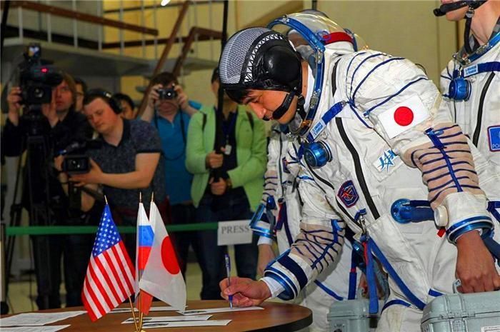 航空航天 菅义伟不再遮掩野心日本将在月球建燃料工厂，美俄高度重视