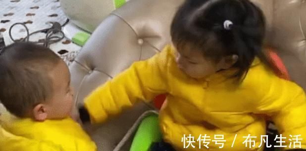 相处|“小怂怂弟弟”在姐姐面前服软,打归打,闹归闹,姐弟情永不变!