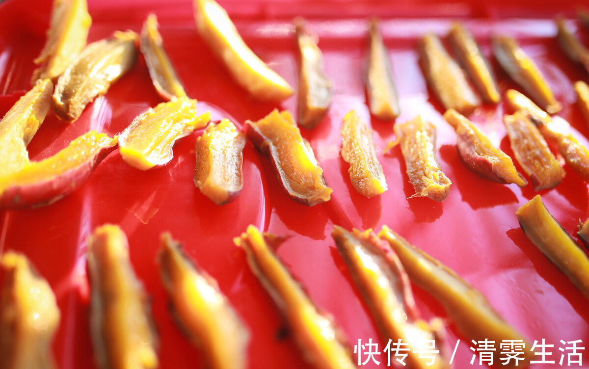香甜|教你自制红薯干，掌握一个小技巧，红薯干不发黑，香甜有嚼劲