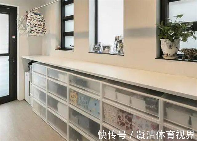 收纳|日本衣帽间太有看头!一块搁板都不用却收拾的很整洁?看完想拆家