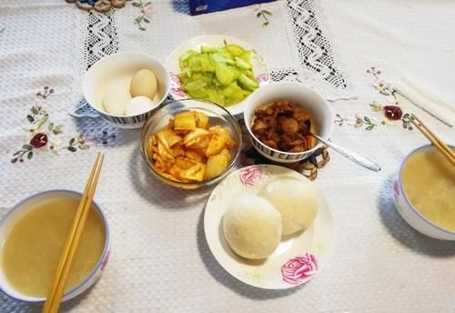 【食物恋】韩国朋友教我的辣白菜做法，酸爽开胃，正宗得很