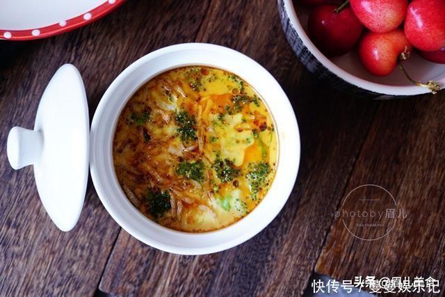 鸡蛋加这两样一起蒸,营养翻倍味道香,早餐给孩子吃相当不错