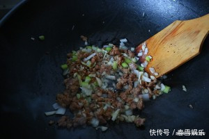 大厨教你正确做“鱼香茄子”，不用油炸，营养美味，好吃又下饭！