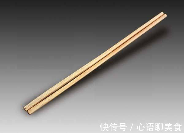 筷子朝上放还是朝下放别不当回事,不少人都放反了