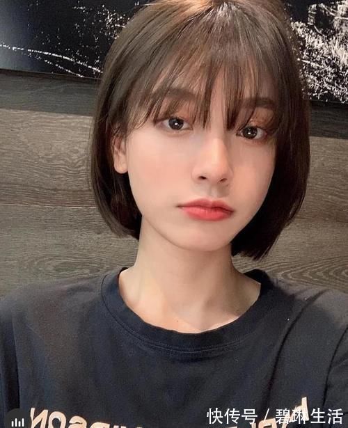 酒窝|还在剪“波波头”?别土了!现如今流行“酒窝短发”,可爱显脸小