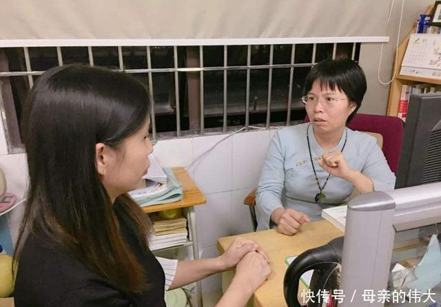 “幼儿园要我带1万粒米”，宝爸陪娃数到半夜，质问老师反遭打脸