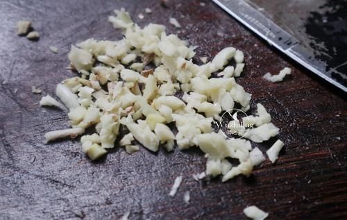 番茄|天热,面条就得这样吃,切个番茄简单一拌,比炸酱面吃得还香