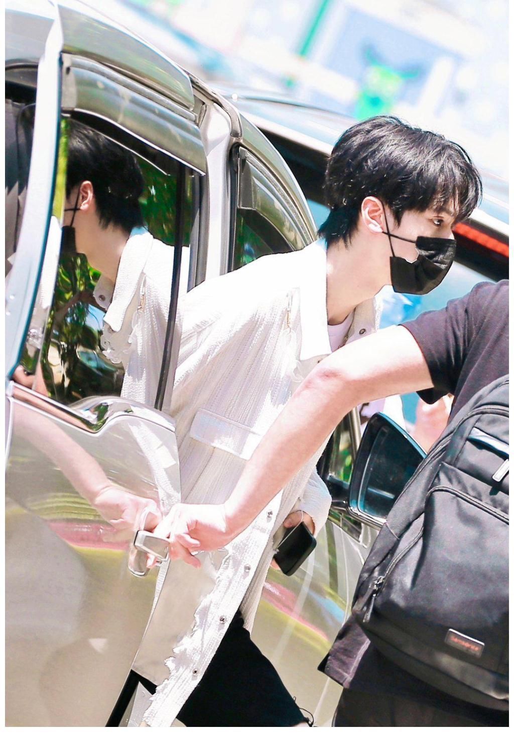 时代峰峻回应时代少年团外务,粉丝不满公司安排,提出多重质疑