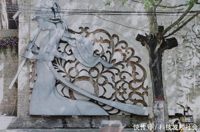 西安藏得最深的吃喝玩乐一条街,离SKP就200米!