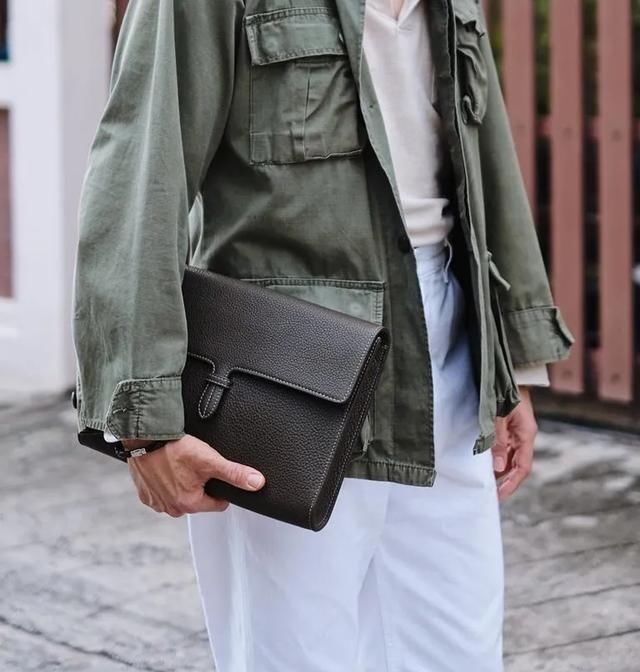 包袋品牌那么多,为什么只有它能征服所有挑剔有品绅男