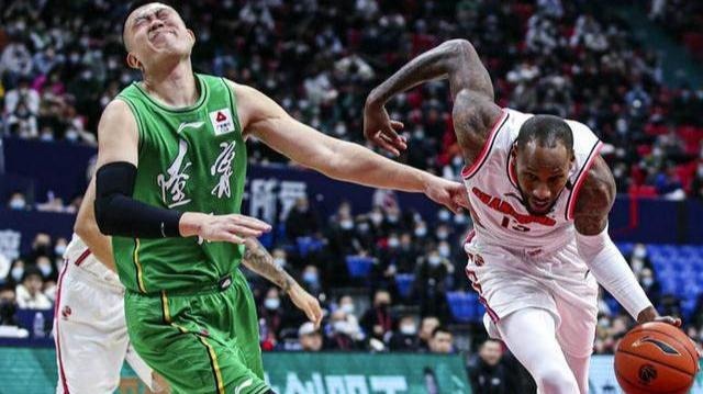 威姆斯|辽粤冲突谁是无辜者?CBA罚单揪出第一罪魁祸首,都错怪威姆斯了