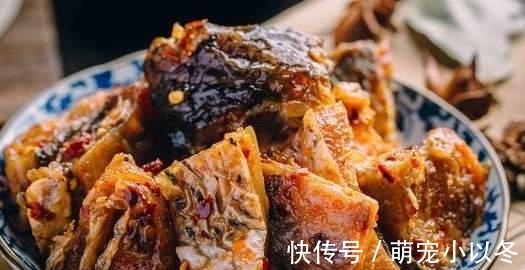 蒸腊鱼，直接蒸还是先煎一下？都不对，步骤弄错了，难怪又咸又硬