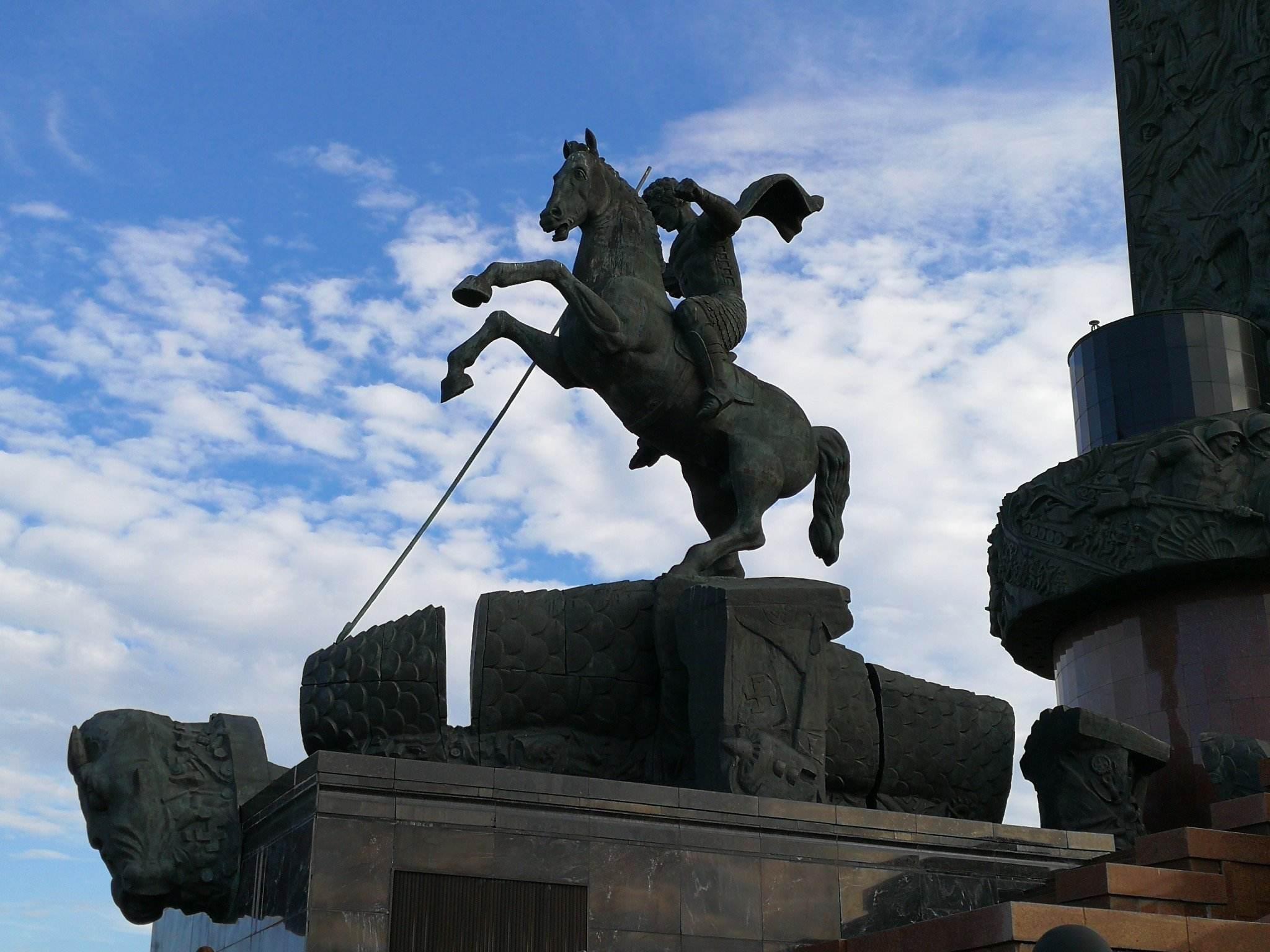 俄罗斯|俄罗斯最著名的10座巨型雕塑,每一座都沾满了血和泪