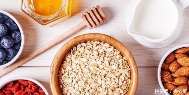 温开水|便秘难受肚子胀不吃通便药,空腹吃2物,让你痛快排便