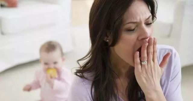 妈妈|和孩子一起睡的父母,一般都有这几种“怪癖”,看看你中了几个