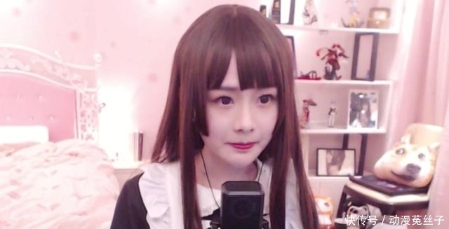 女装|网友吐槽:女装照被室友拿去评选校花,但吃瓜群众却说图是盗的