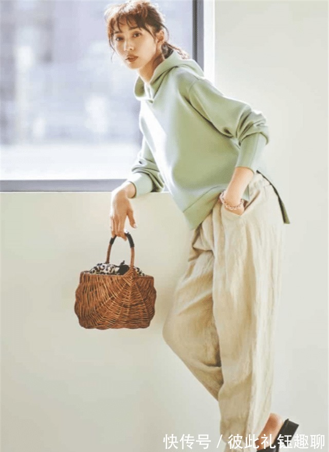 风衣|今年终于不流行穿“风衣”了!这才是秋天正确的打开方式,真气质