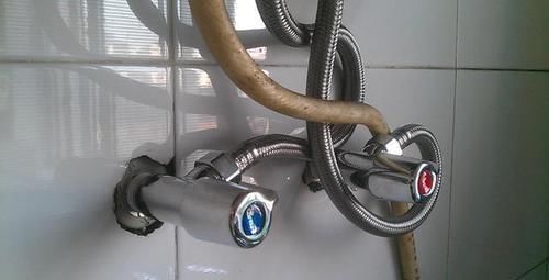 被骗|做水电被骗了？师傅用了“丑”方法是为日后着想？了解后我赚了！