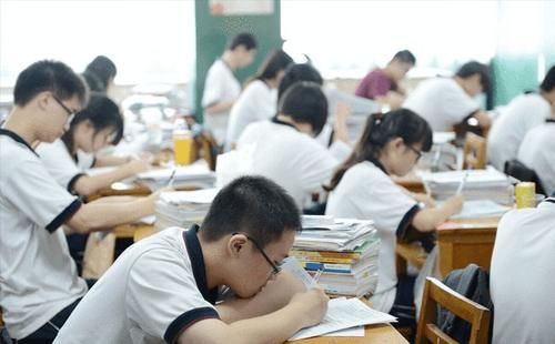 学生|高三学生手机别装这样的软件，即使是学霸，也可能会影响高考