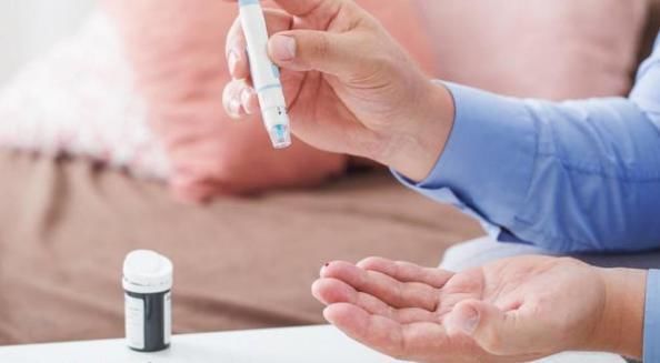 糖尿病人,怎么做能不吃药就控好血糖?医生:符合这个条件就可以