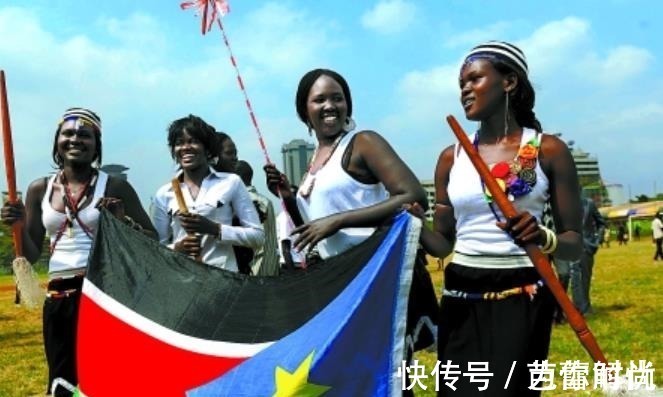 获奖#凭借残忍照片获奖无数,作者却在骂声中自尽,27年后女孩现状怎样!