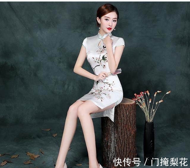 轻盈|旗袍之美,婉约柔美,轻盈柔美中浸润人的心田,美轮美奂让人心动