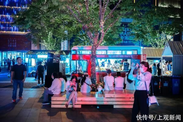 夜市|逛吃大全：新一期的“外滩枫径”，满足对夜市的所有想象……