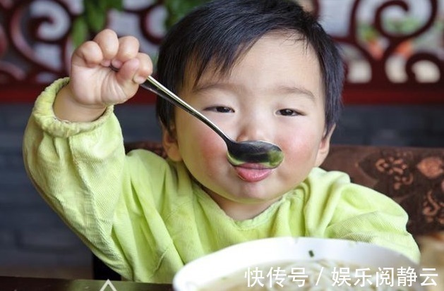 辅食|儿子6个月添加辅食,从13斤降到11斤,儿科医生说都是辅食喂错了