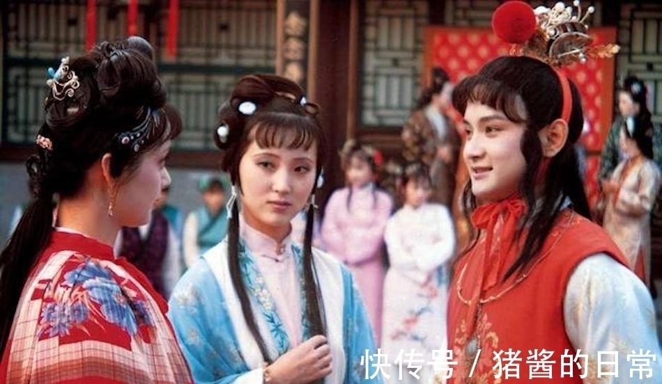 薛宝钗&从黛玉和宝钗对张道士提亲的反应不同,看出两人用情、心机各不同