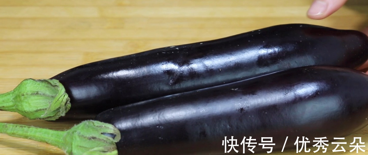 茄子鸡蛋小饼|茄子这样做太好吃了，不炒不炸，孩子天天吵着要吃，刚出锅就没了！