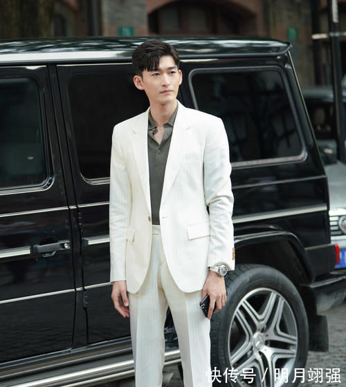 tony|三四十岁的男人留什么发型好看?偏分刘海短发斯文又帅气,很有型