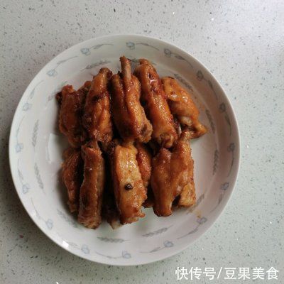 鸡中翅|大厨教你这么做不用放油的鸡中翅，分分钟就可以学会