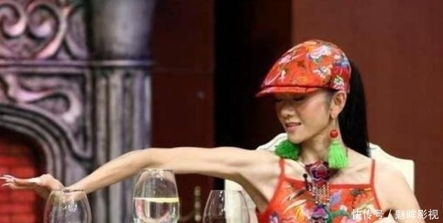 摘帽子|杨丽萍10年不摘帽子,本以为是装饰,摘下帽子时我被吓到了