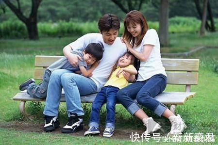 哥哥|妹妹偷溜进哥哥房间“蹭床”,结局让网友笑翻:嚣张进去卑微出来