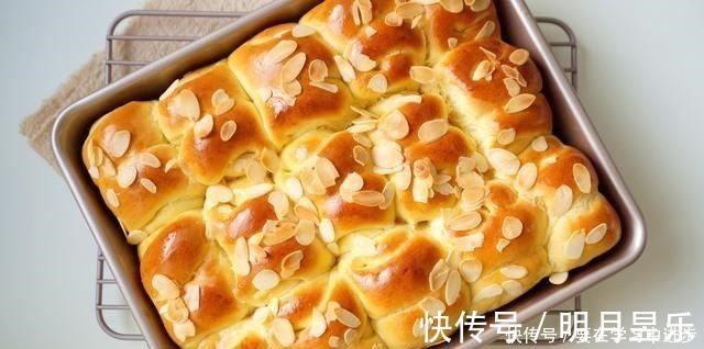 懒人面包的做法,告诉你技巧,轻松揉出手套膜,柔软拉丝好好吃