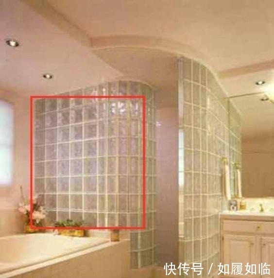 玻璃砖|砌玻璃砖才是我的心头爱,6㎡卫生间明亮清爽,结实耐用是几十年
