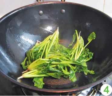  菠菜这样做开胃菜，下饭下酒还解馋，没肉也特香，10分钟端上桌