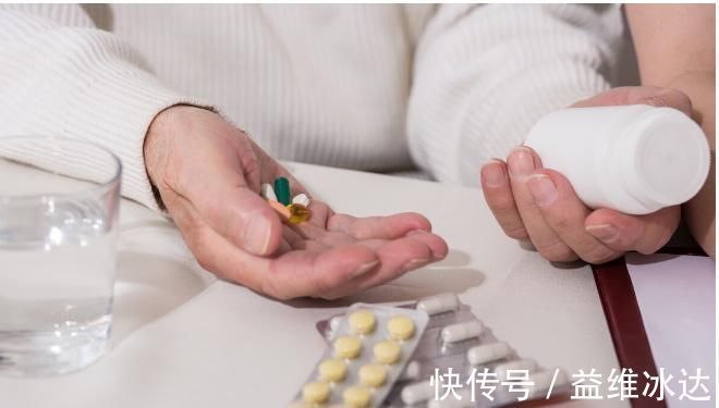 热敷|肩周炎疼痛怎么办教你一个治疗疼痛的小妙招,看完很管用